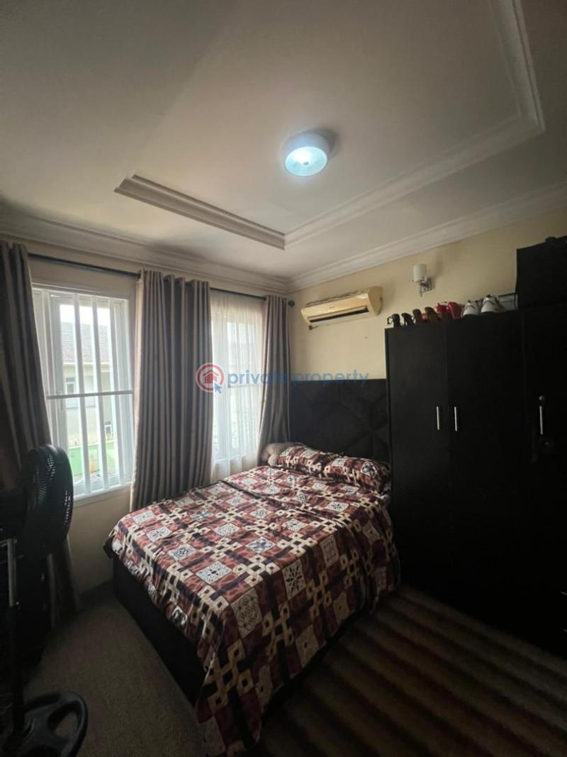 Shared Apartment For Rent Off Freedom Way Lekki Phase 1 Lagos - 4