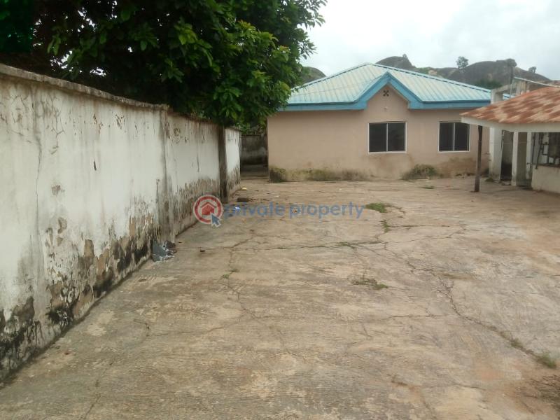 For rent 3 bedroom Bungalow Irese Akure Ondo area (PID 7PAATU