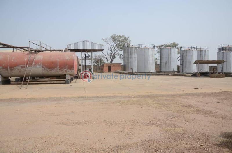 10 bedroom Tank Farm For Sale Near Kaduna Refinery, Chikun Lga, Kaduna State Kaduna South  - 3