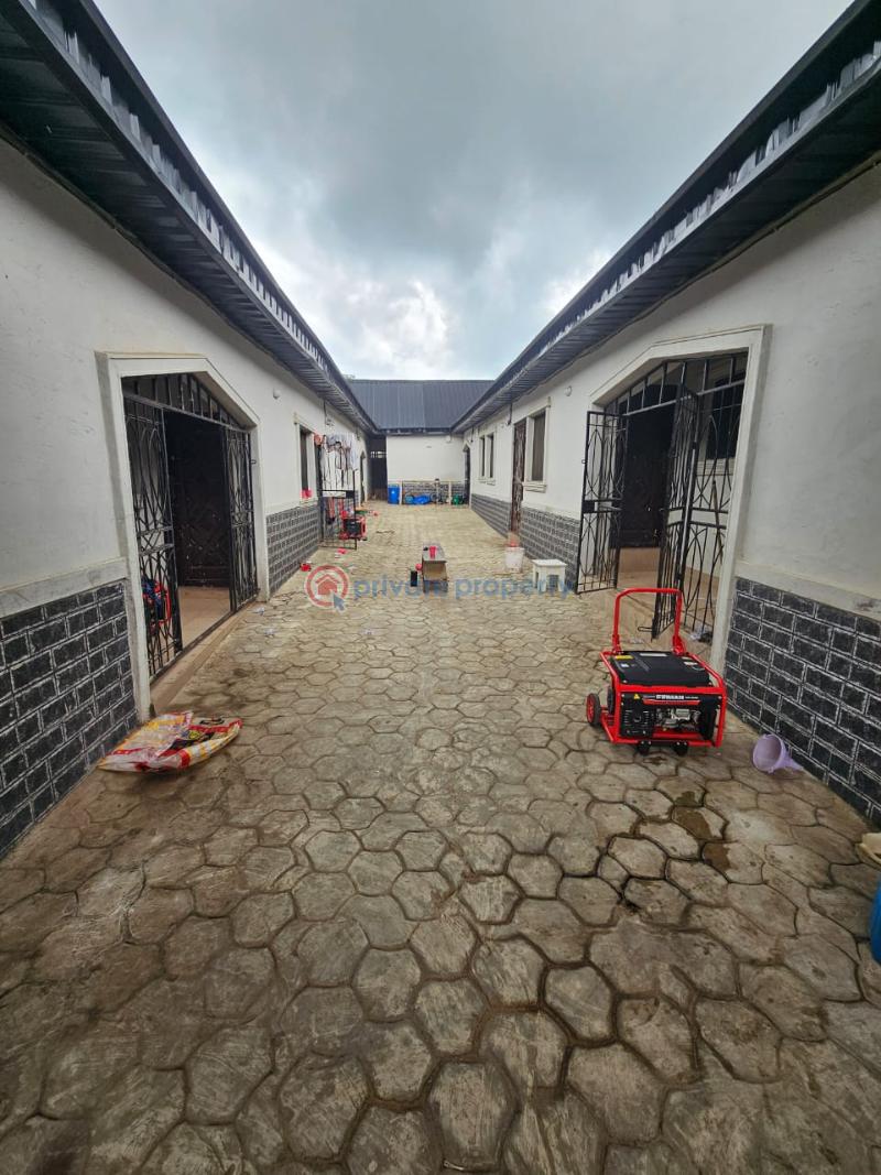 10 bedroom Hotel For Sale Isala Remo By Gateway Polytechnic Ogun State Isala Remo North Ogun - 1