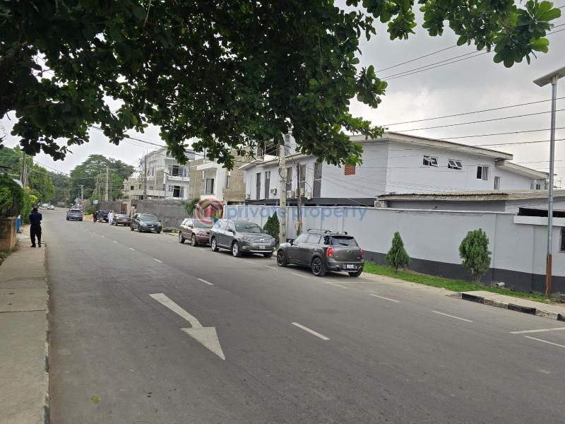 1 bedroom Flat & Apartment For Rent Oduduwa Crescent, Ikeja Lagos - 5