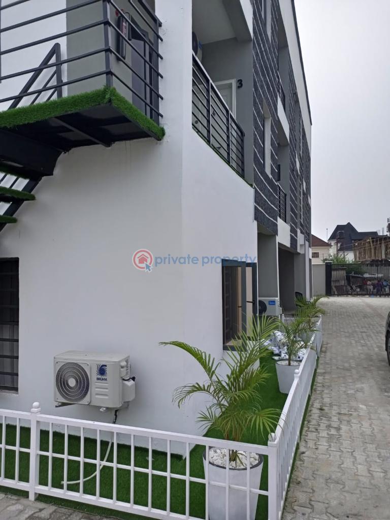 2 bedroom Block Of Flats For Rent The Property Located At Within An Estate Ikate Elegushi Lekki Lagos - 1
