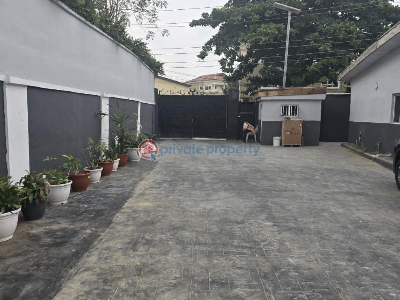 3 bedroom Flat & Apartment For Rent Oduduwa Crescent, Ikeja Lagos - 1