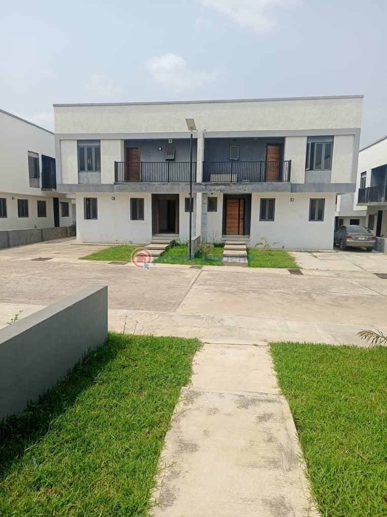 4 bedroom Semi detached Duplex For Sale Greenland Estate Jericho Gra Ibadan Oyo - 3