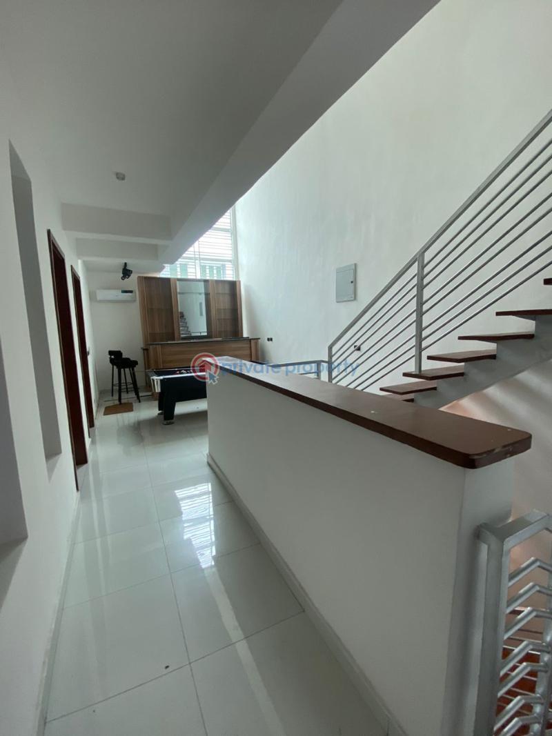 For rent 4 bedroom Terraced Duplex Richmond Gate Estate Lekki Phase 1