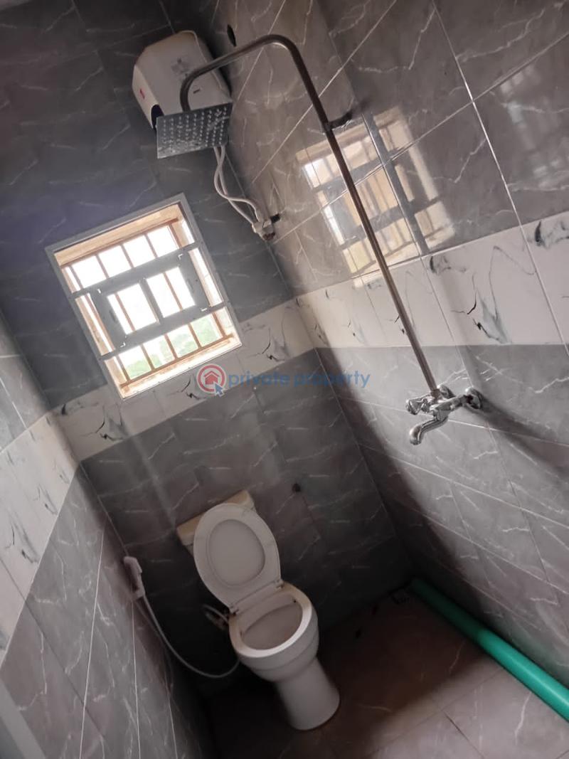 4 bedroom Bungalow For Rent Toll Gate Close To Leadcity Ibadan Oyo - 1