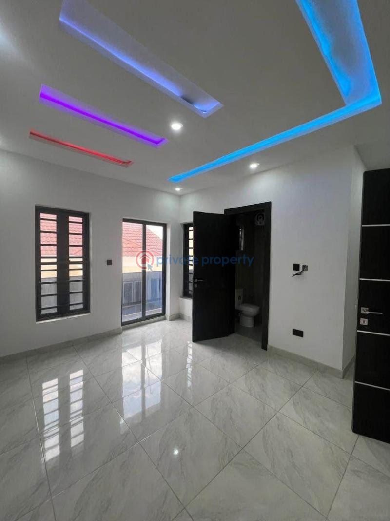 5 bedroom Detached Duplex For Sale Magodo GRA Phase 1 Ojodu Lagos - 1