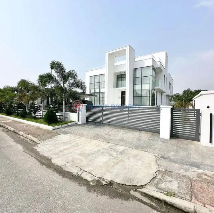 8 bedroom Detached Duplex For Sale Royal Garden Estate Ajah Lagos - 0
