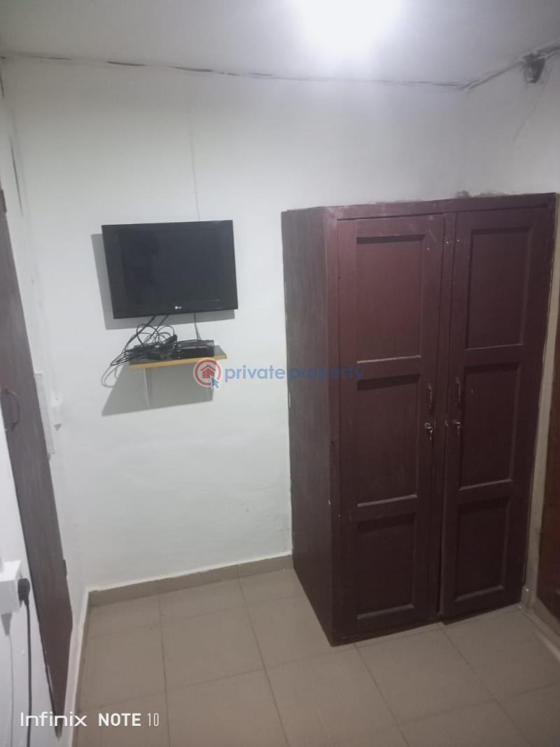 1 bedroom Self Contain For Rent Moore Road Off University (unilag) Road / Herbert Macaulay Way Yaba Lagos - 2