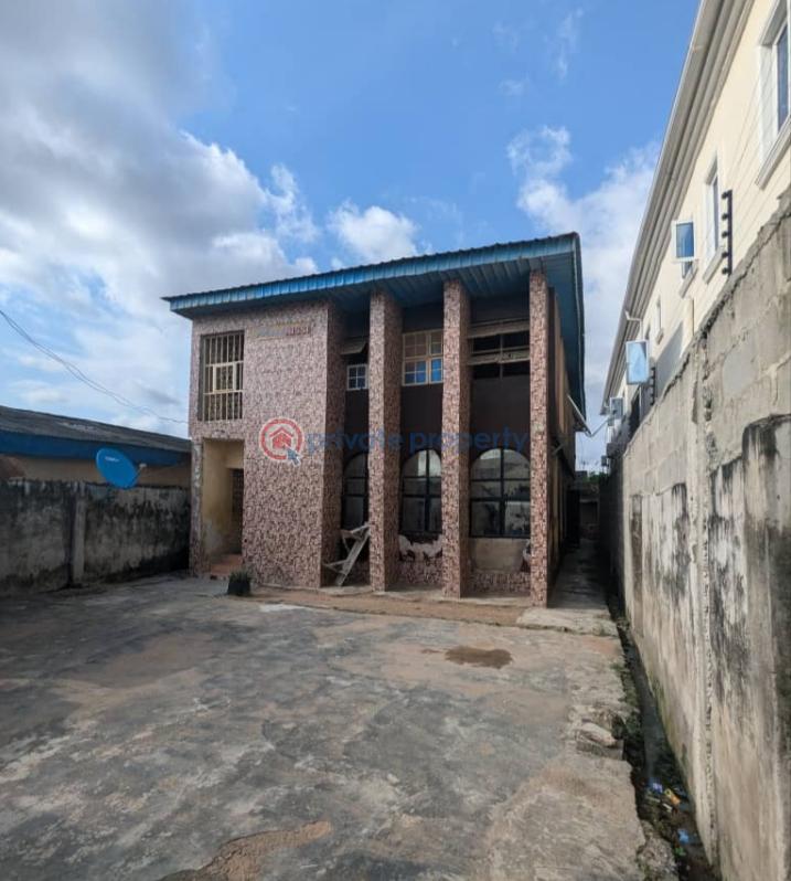 6 bedroom Detached Duplex For Sale Off Govern Road Governor's Road Ikotun Ikotun/Igando Lagos - 4