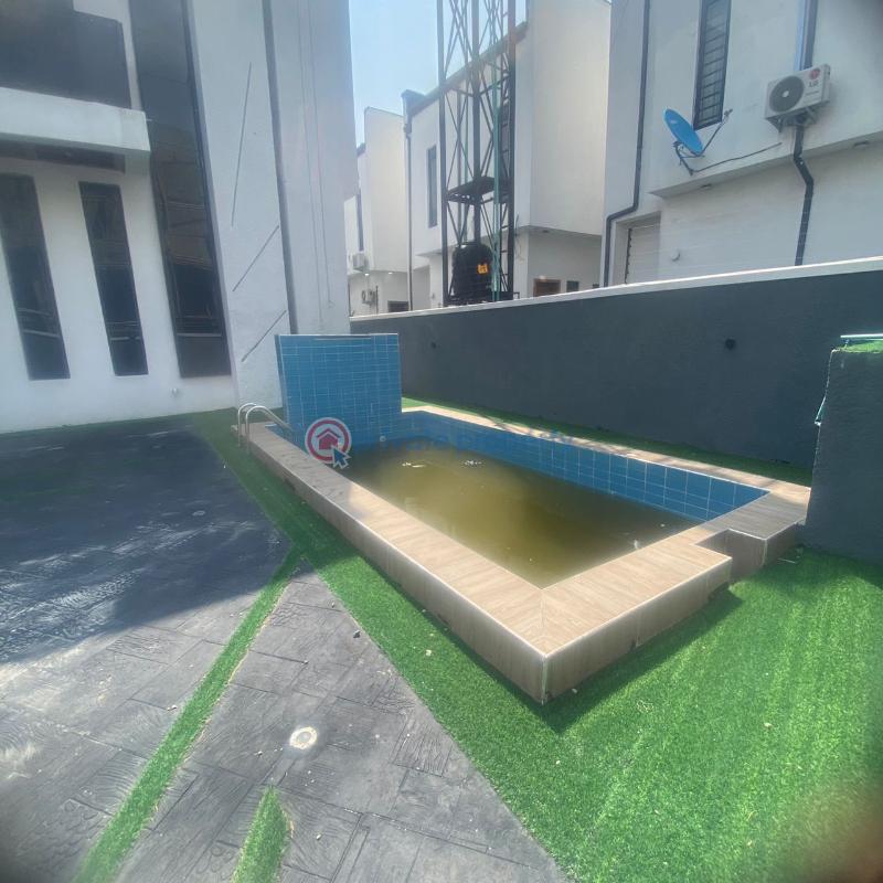 5 bedroom Detached Duplex For Sale Chevron Drive Lekki Lagos - 1