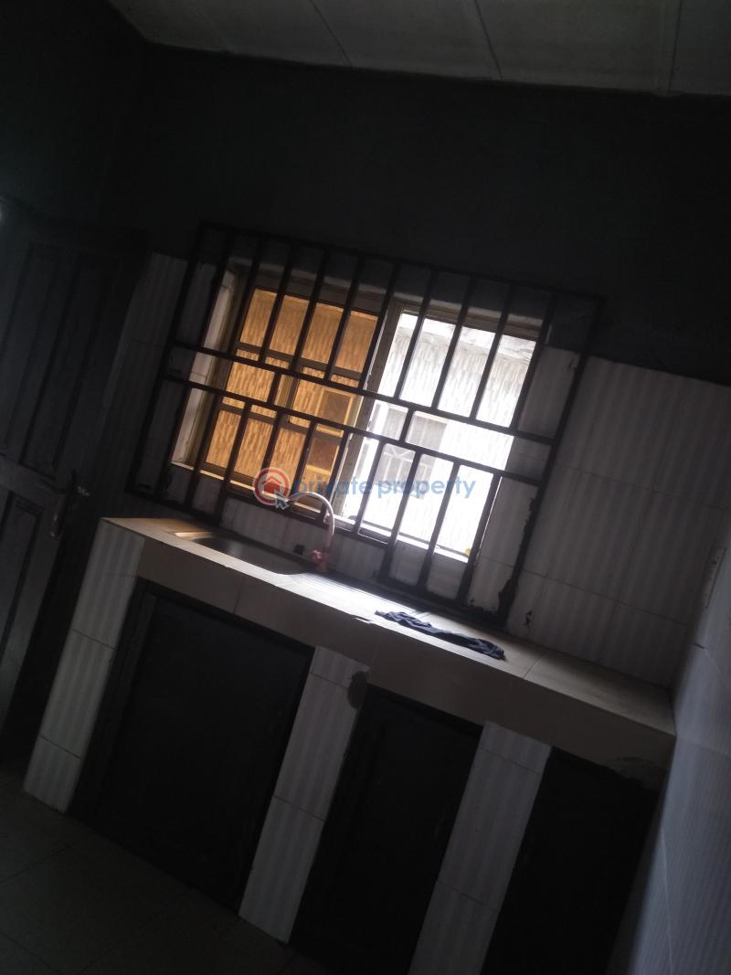 2 bedroom Block Of Flats For Rent Oroigwe Road Rumunduru, Rumuodara Port Harcourt Rivers - 2