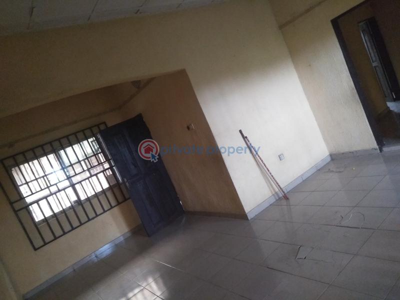 2 bedroom Block Of Flats For Rent Oroigwe Road Rumunduru, Rumuodara Port Harcourt Rivers - 1