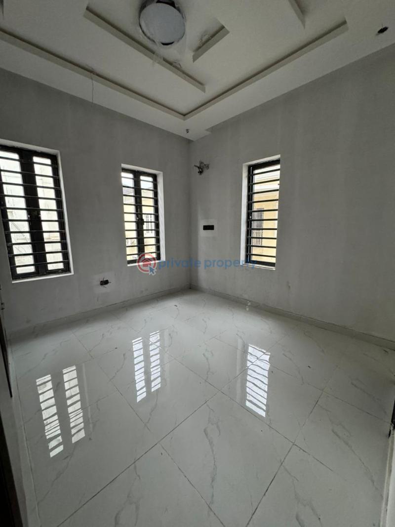 5 bedroom Semi detached Duplex For Sale Magodo GRA Phase 2 Kosofe/Ikosi Lagos - 1