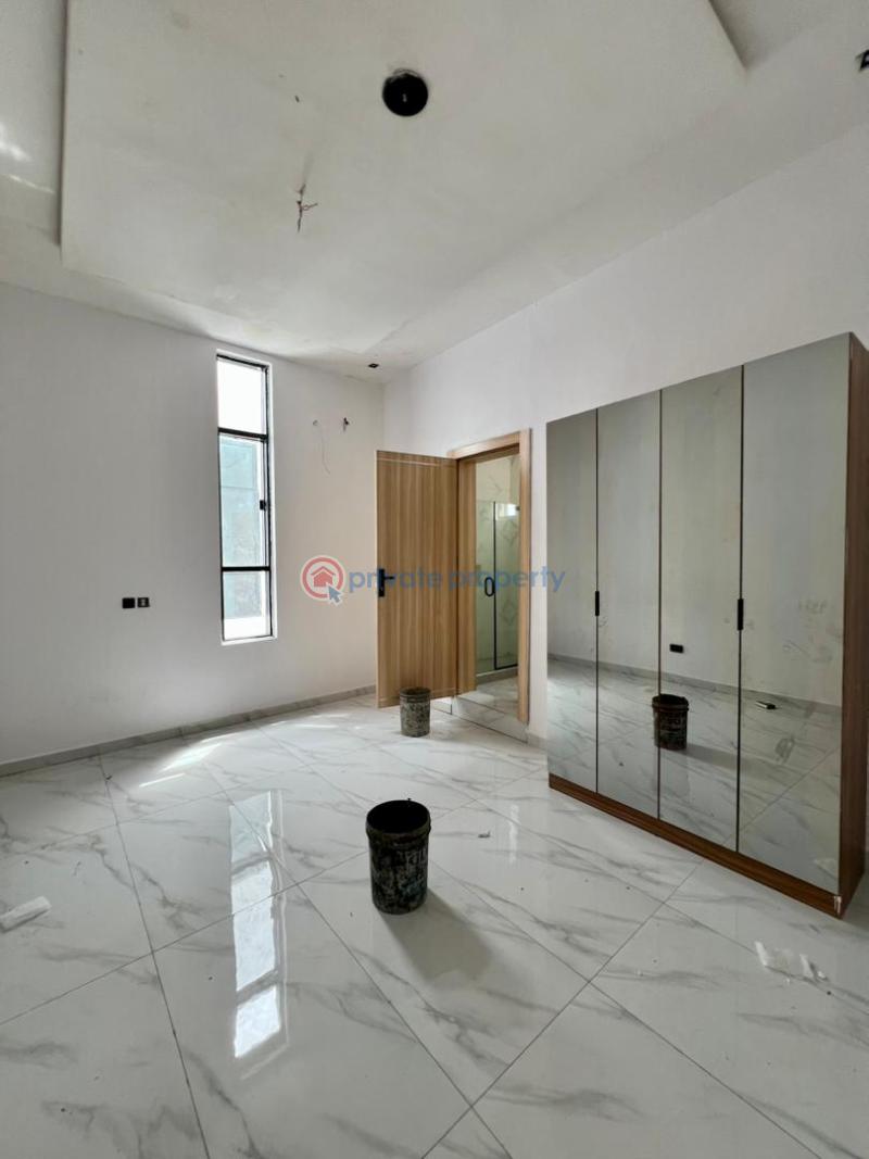 5 bedroom Detached Duplex For Sale Chevron Drive Lekki Lagos - 1