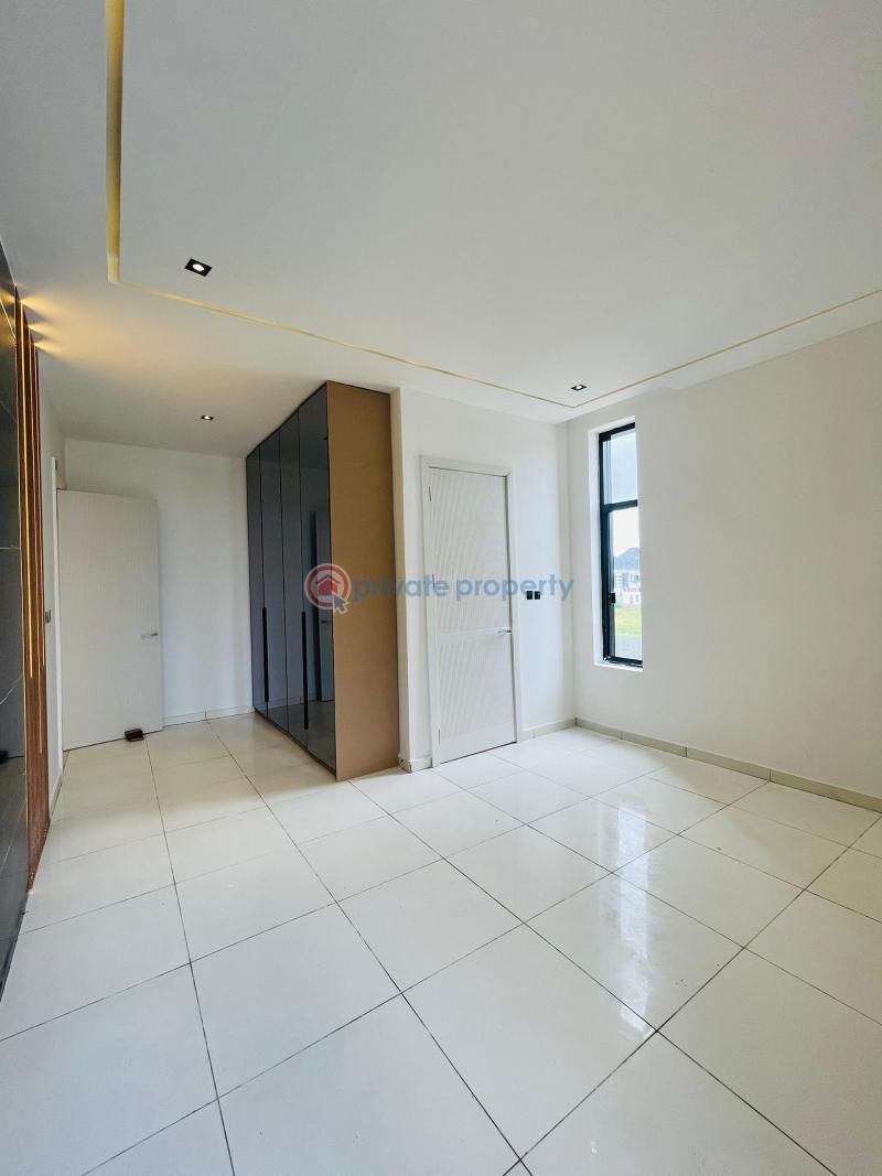 4 bedroom Semi detached Duplex For Sale Second Toll Gate Chevron Drive Lekki Lagos - 2