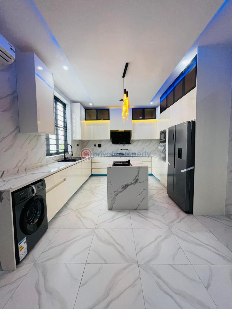 5 bedroom Detached Duplex For Sale Chevron Drive Lekki Lagos - 5