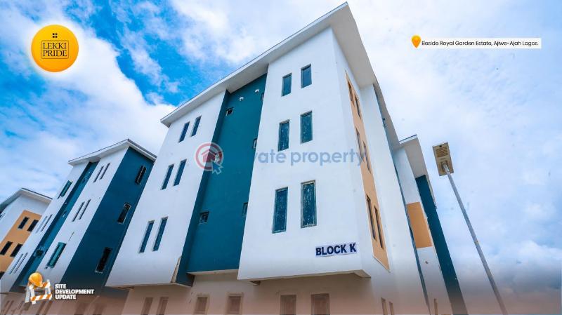 1 bedroom Block Of Flats For Sale Neighbourhood* Eti Osa Maternal And Child Care Center Ajiwe Police Station Agofure Motors Conoil Filling Station God Is God Motor Park Royal Garden Estate Ajiwe Ajah Lagos - 2