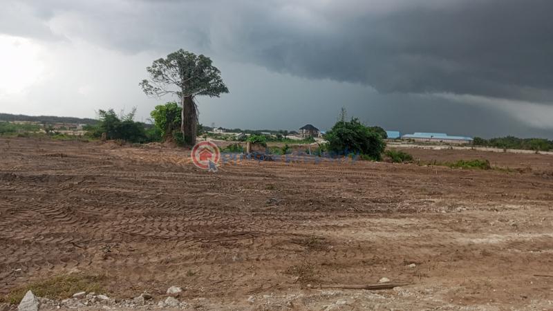 Mixed use Land For Sale Monarch Residence Directly Facing Road,emuren Ikorodu Lagos - 6