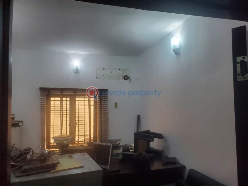 4 bedroom Office For Rent Off Falolu Road Surulere Lagos - 2