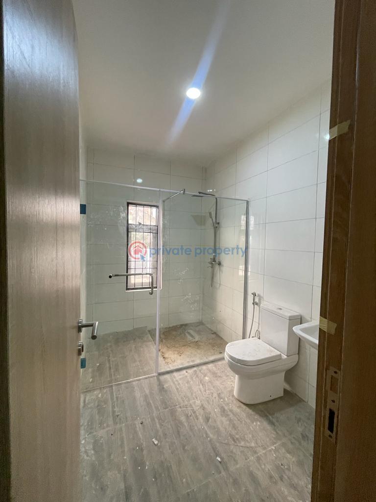 6 bedroom Duplex For Sale Guzape Abuja Phase 1  - 11
