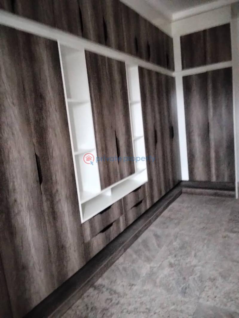 7 bedroom House For Sale Guzape Abuja Phase 1  - 13