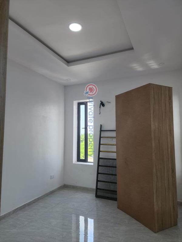 For sale 3 bedroom Block Of Flats Off Montgomery Road Yaba Sabo Yaba