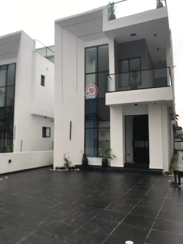 5 bedroom Detached Duplex For Sale Chevron Drive Lekki Lagos - 1