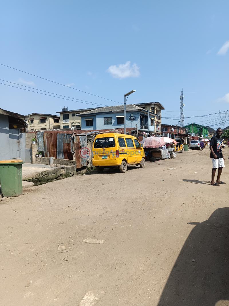 10 bedroom Mixed use Land For Sale Itire Ijesha Ijesha Surulere Lagos - 3