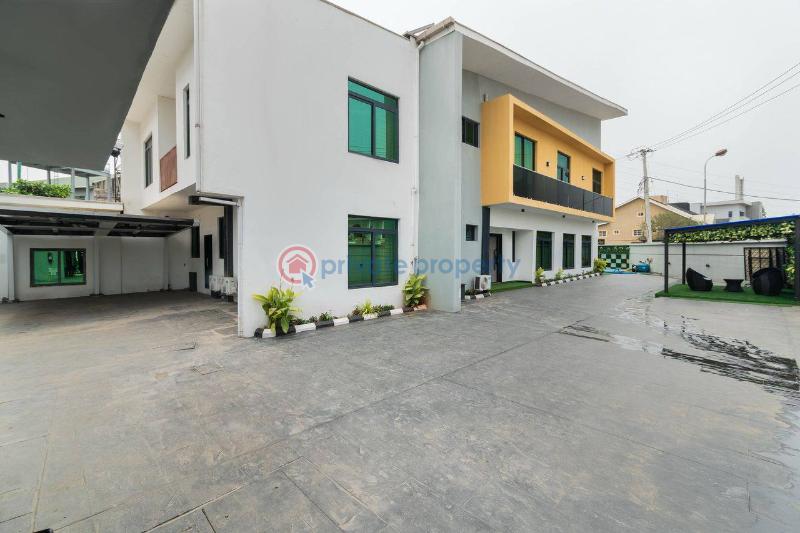4 bedroom Detached Duplex Short let Admiralty Way Lekki Phase 1 Lagos - 0