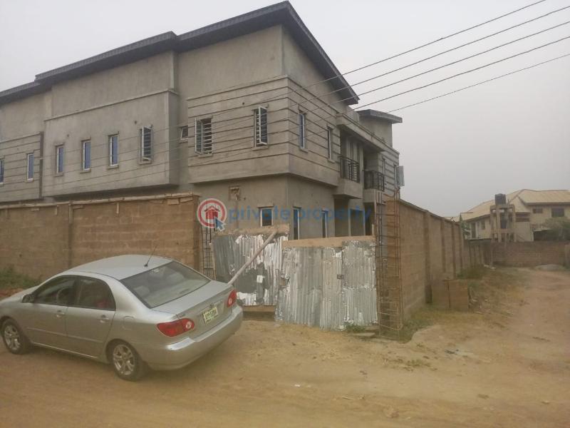Block Of Flats For Sale Heritage Estate Off Akala Express Oluyole Extension 3 Minutes Trek To Akala Express. Ibadan Oyo - 1