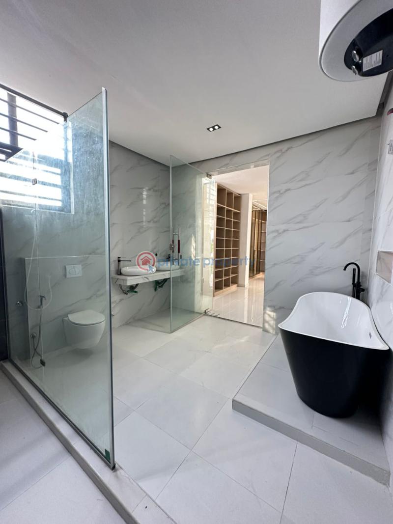 6 bedroom Duplex For Sale Chevron Drive Lekki Lagos - 1