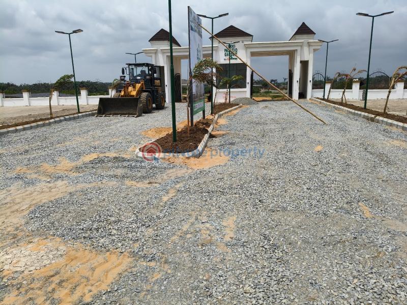 Land For Sale Lekki Epe Expressway Eputu Ibeju-Lekki Lagos - 0