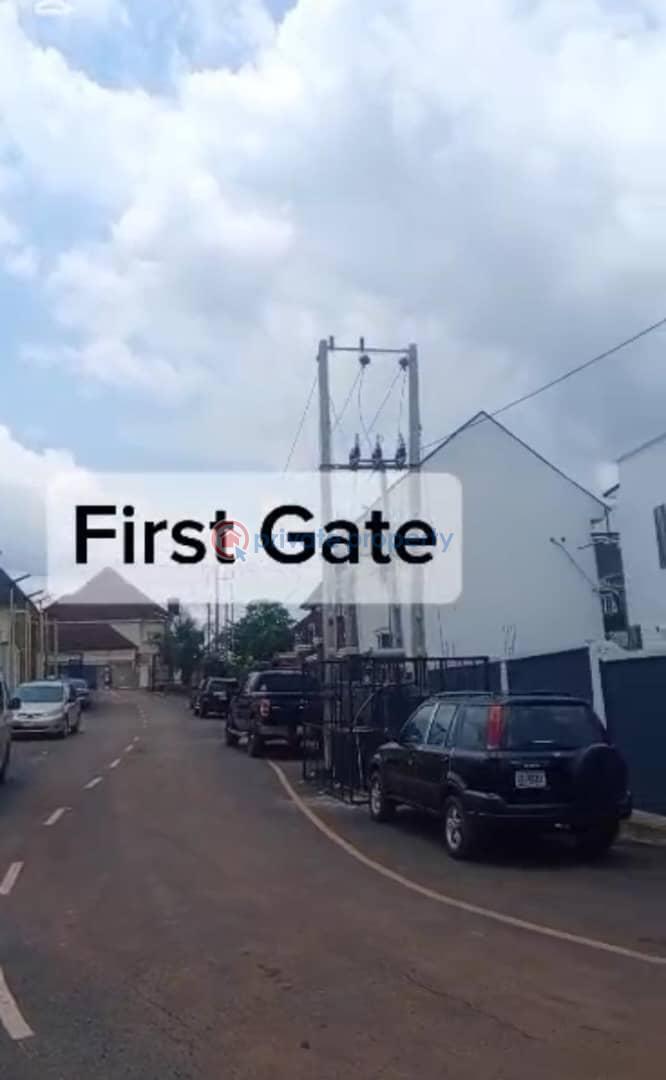 5 bedroom Detached Duplex For Sale Close To Independence Layout Goverment House Enugu Area  - 3