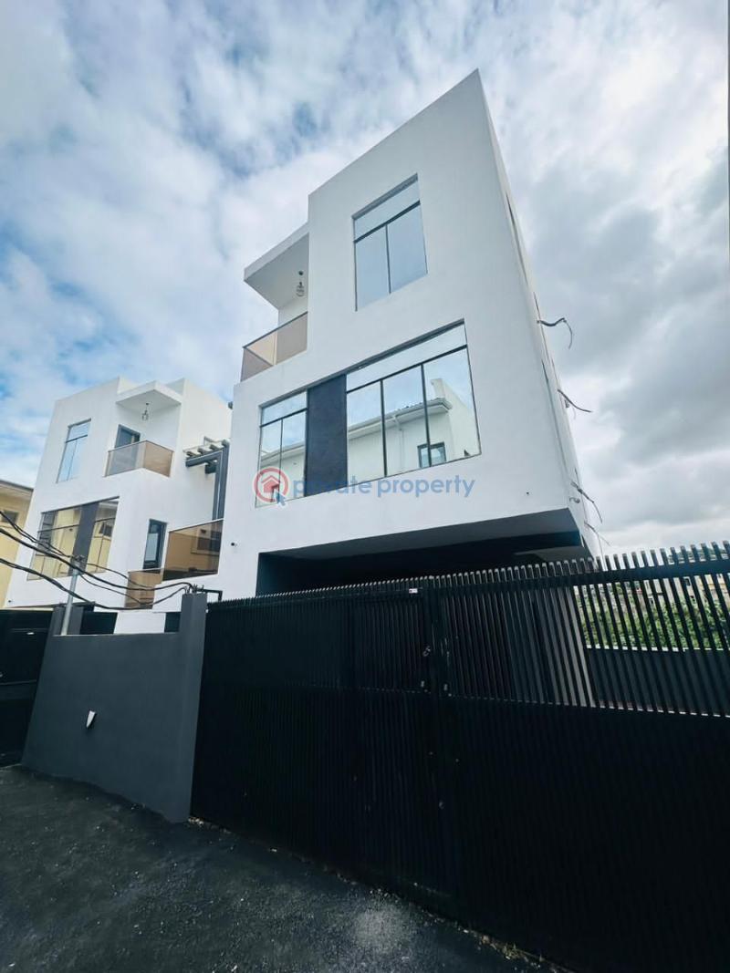 4 bedroom Detached Duplex For Sale Omole Phase 1 Ojodu Lagos - 0
