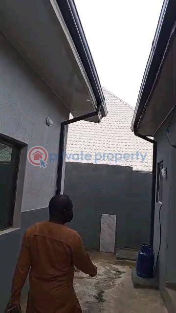 10 bedroom Hotel For Sale Close To Prison Gate Kuje Abuja Phase 4  - 2
