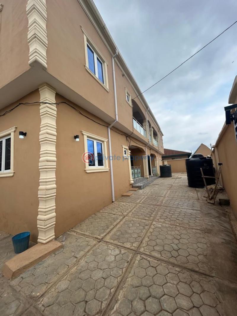 3 bedroom Block Of Flats For Rent Dove Estate Ajila Elebu Akala Express Ibadan Oyo - 0