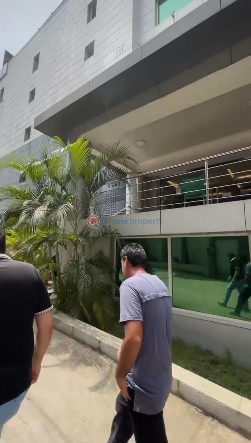 Hotel For Sale Wuse Zone 4 / Besides Newton Park / B4 Phcn Office Wuse Abuja Phase 1  - 6