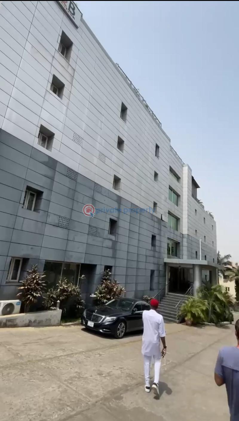 Hotel For Sale Wuse Zone 4 / Besides Newton Park / B4 Phcn Office Wuse Abuja Phase 1  - 4
