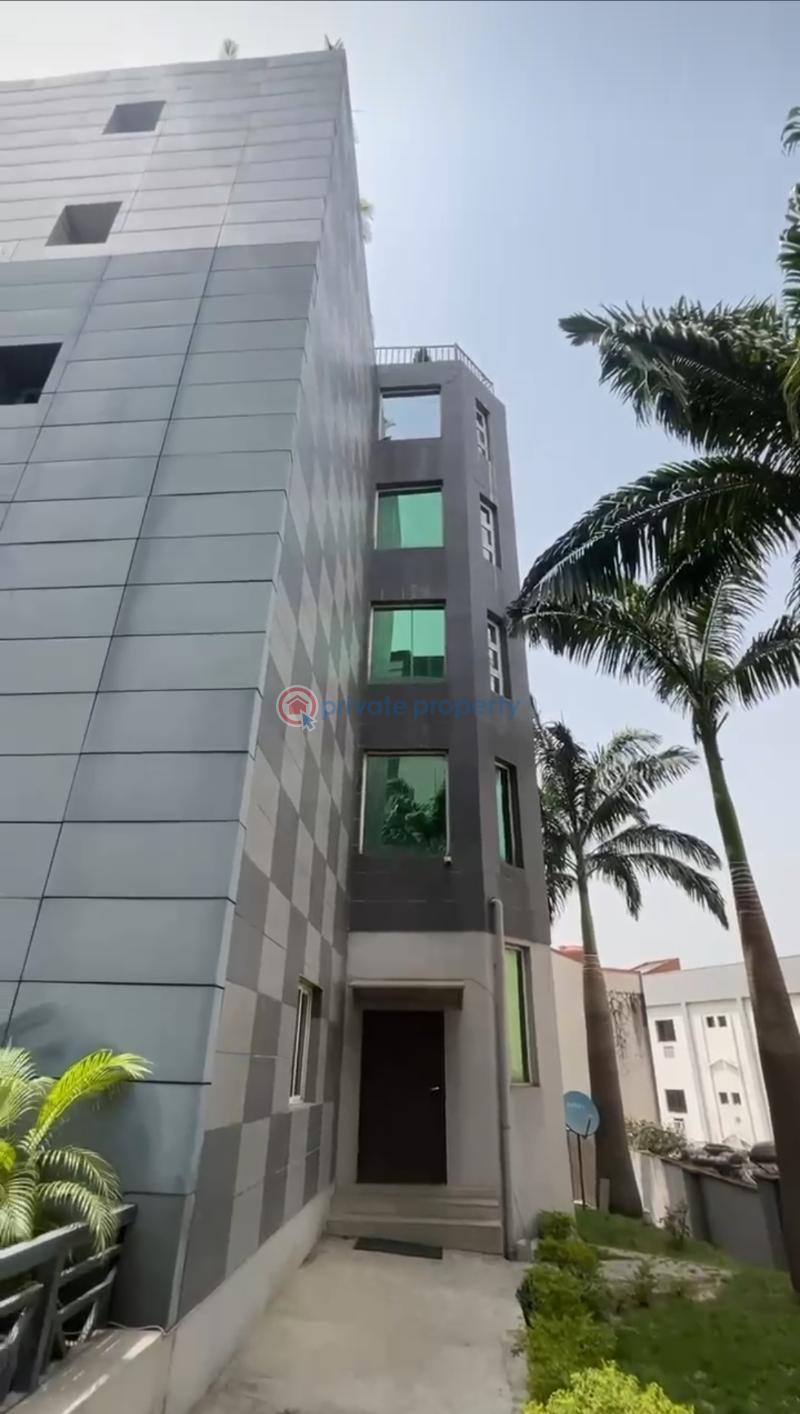 Hotel For Sale Wuse Zone 4 / Besides Newton Park / B4 Phcn Office Wuse Abuja Phase 1  - 2