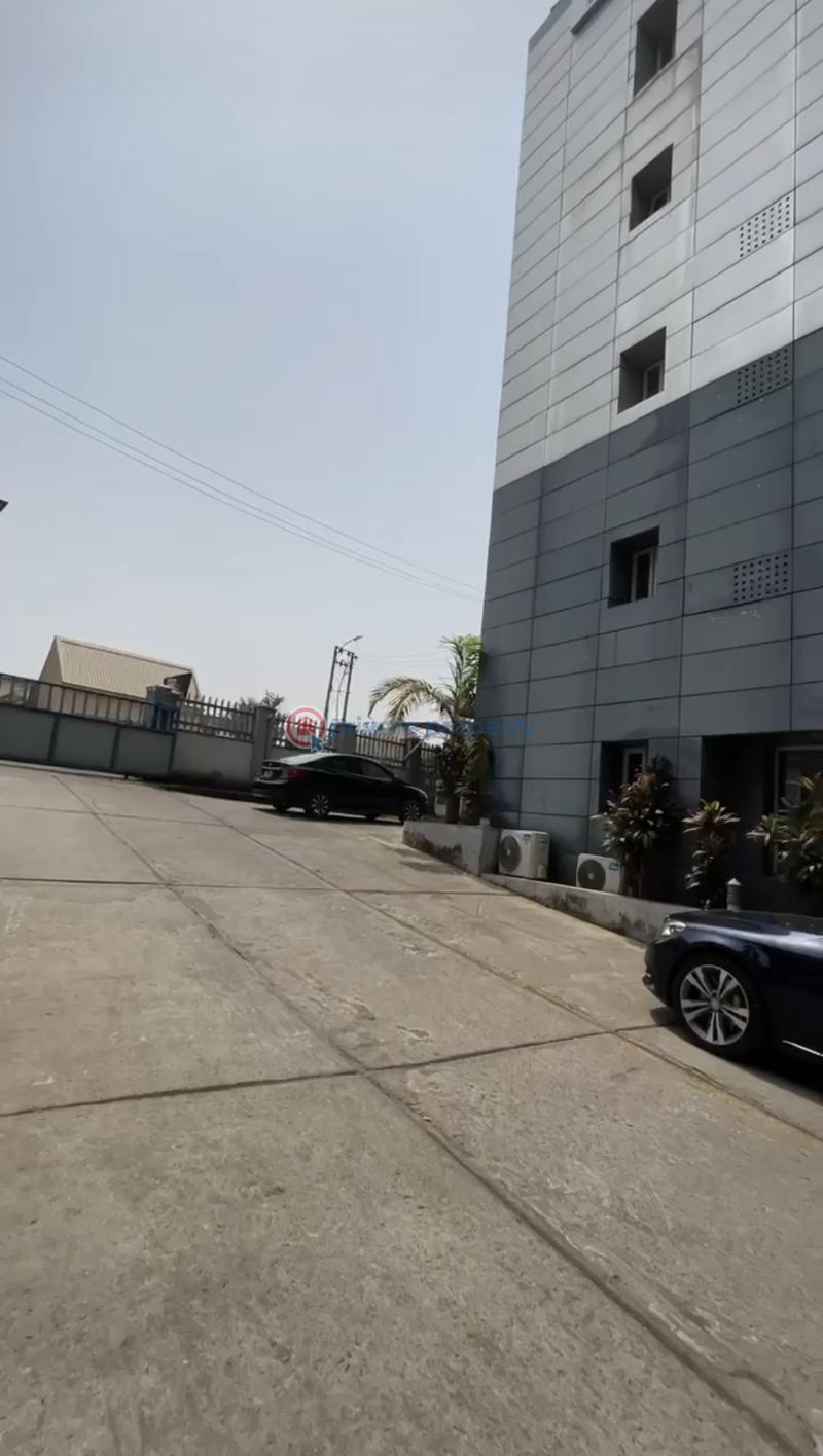 Hotel For Sale Wuse Zone 4 / Besides Newton Park / B4 Phcn Office Wuse Abuja Phase 1  - 5