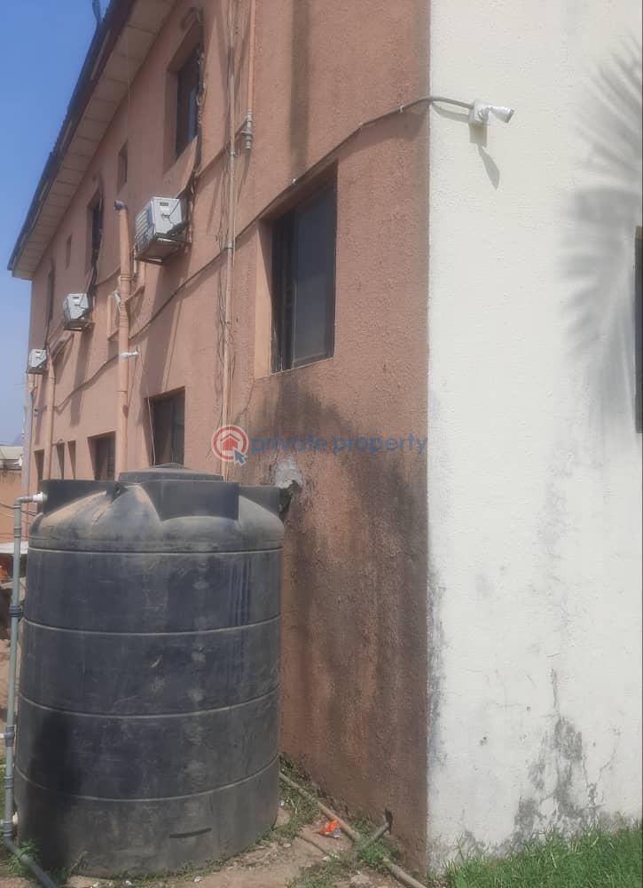 Hotel for sale - 10 10 bedroom Hotel For Sale Kubwa, Federal Housing Estate Kubwa Abuja Phase 4  - 10