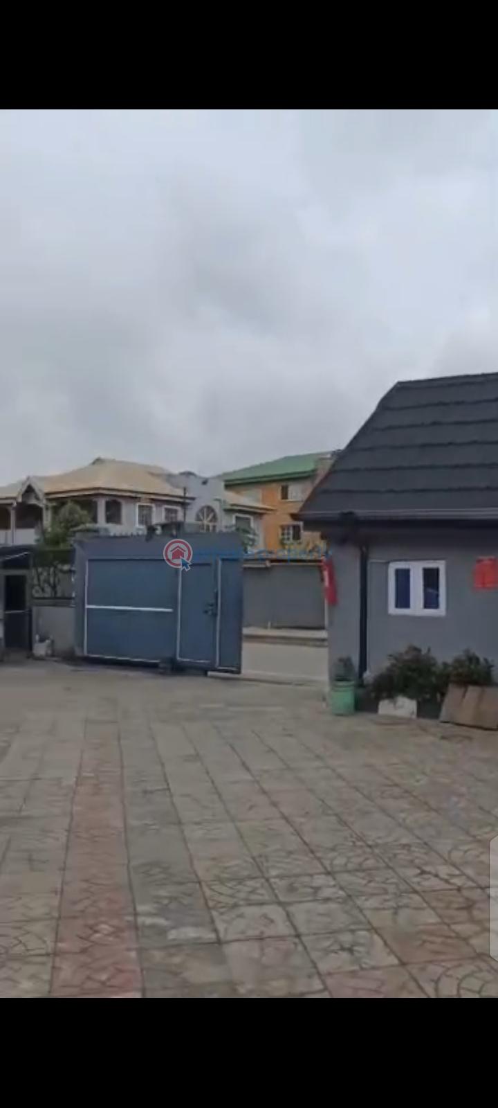 House For Sale Canoe Via Ajao Estate To Airport Road, Lagos State* Airport Road Ikeja Lagos - 7