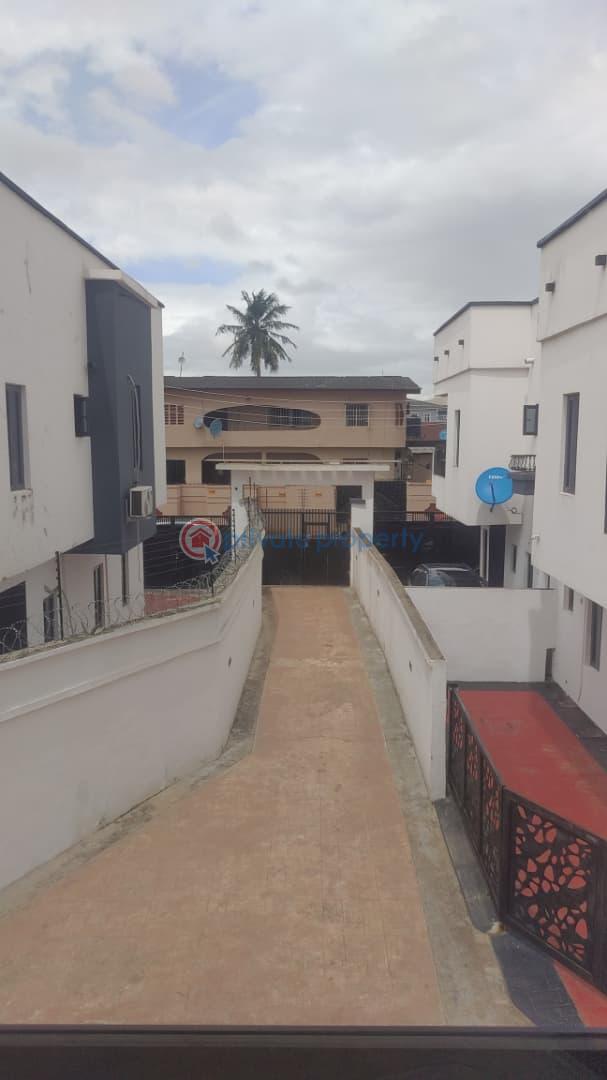 4 bedroom Terraced Duplex For Sale Canoe, O'k'e Afa, Isolo Isolo Lagos - 8