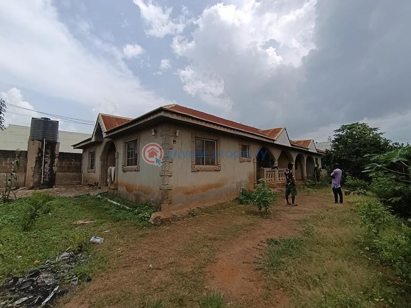 6 bedroom Block Of Flats For Sale Estate. Moniya Ibadan Oyo - 3