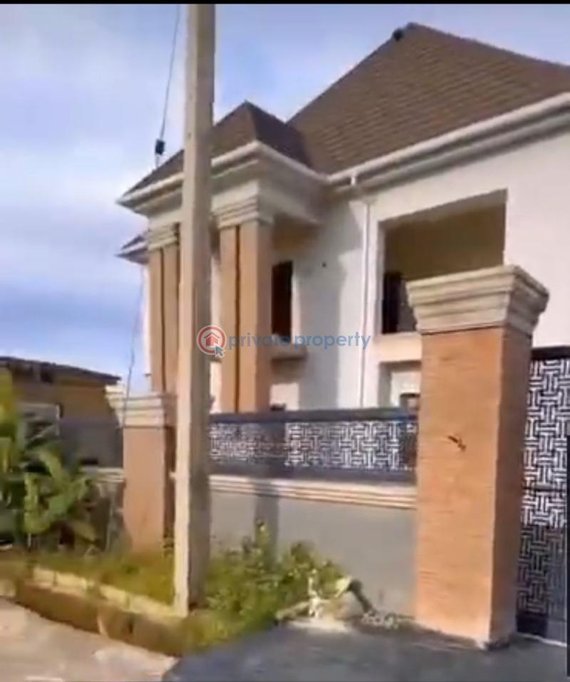 5 bedroom House For Sale Estate Lugbe Abuja Phase 4  - 0