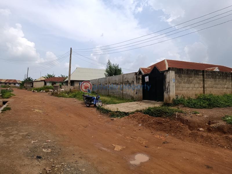 6 bedroom Block Of Flats For Sale Estate. Moniya Ibadan Oyo - 4