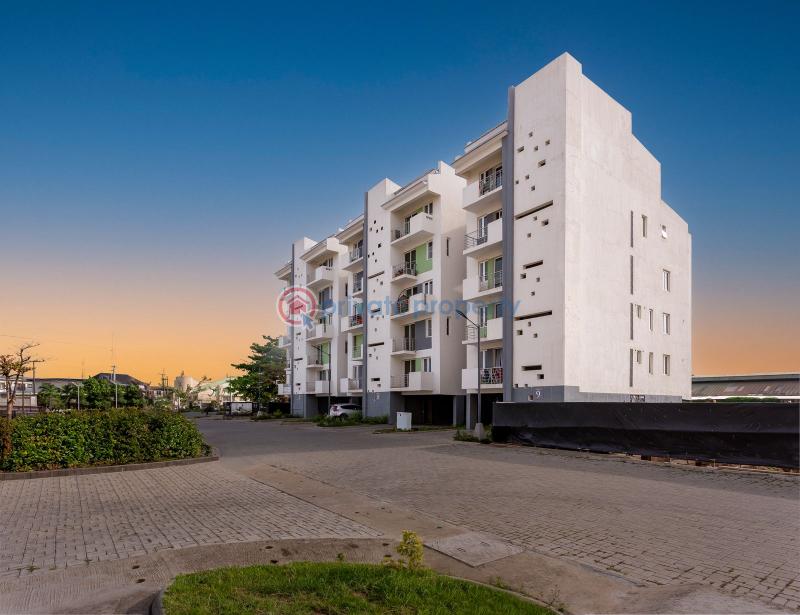 3 bedroom Shared Apartment For Sale . Ilupeju Lagos - 4