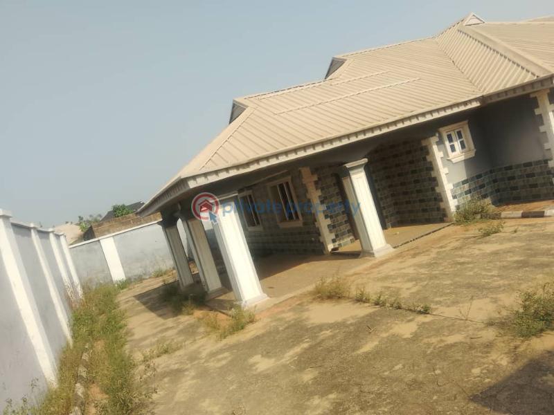 Bungalow For Sale Ilututun Off Akala Express Kasumu Road Ibadan . Akala Express Ibadan Oyo - 0