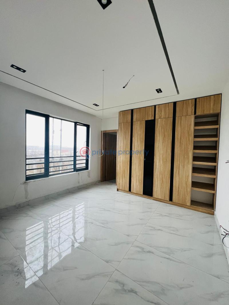 Impeccably finished 2 bedroom apartment with a bespoke bq, elevator, gym  & swimming pool - 7 2 bedroom Block Of Flats For Sale Lekki Phase 1 Lagos - 7